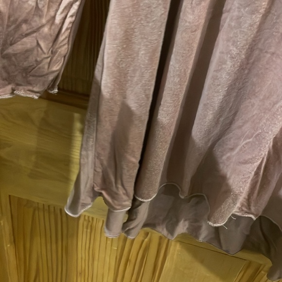 Thyme & Honey small off the shoulder blouse - Picture 4 of 6